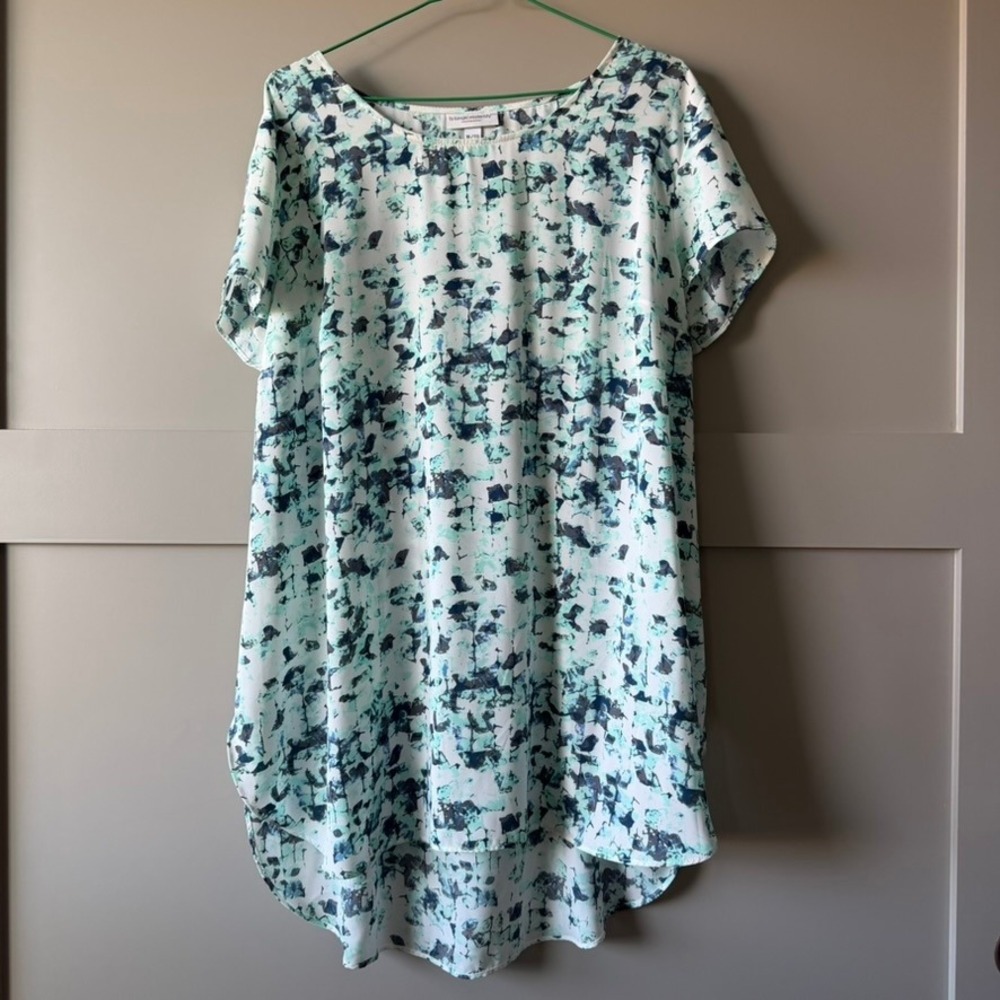 Liz Lange Maternity‎ Blouse Women XL White Teal Abstract High Low Short Sleeve
